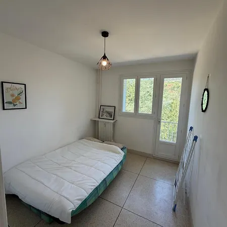 Parking Gratuit A 8 Min De La * Hyeres